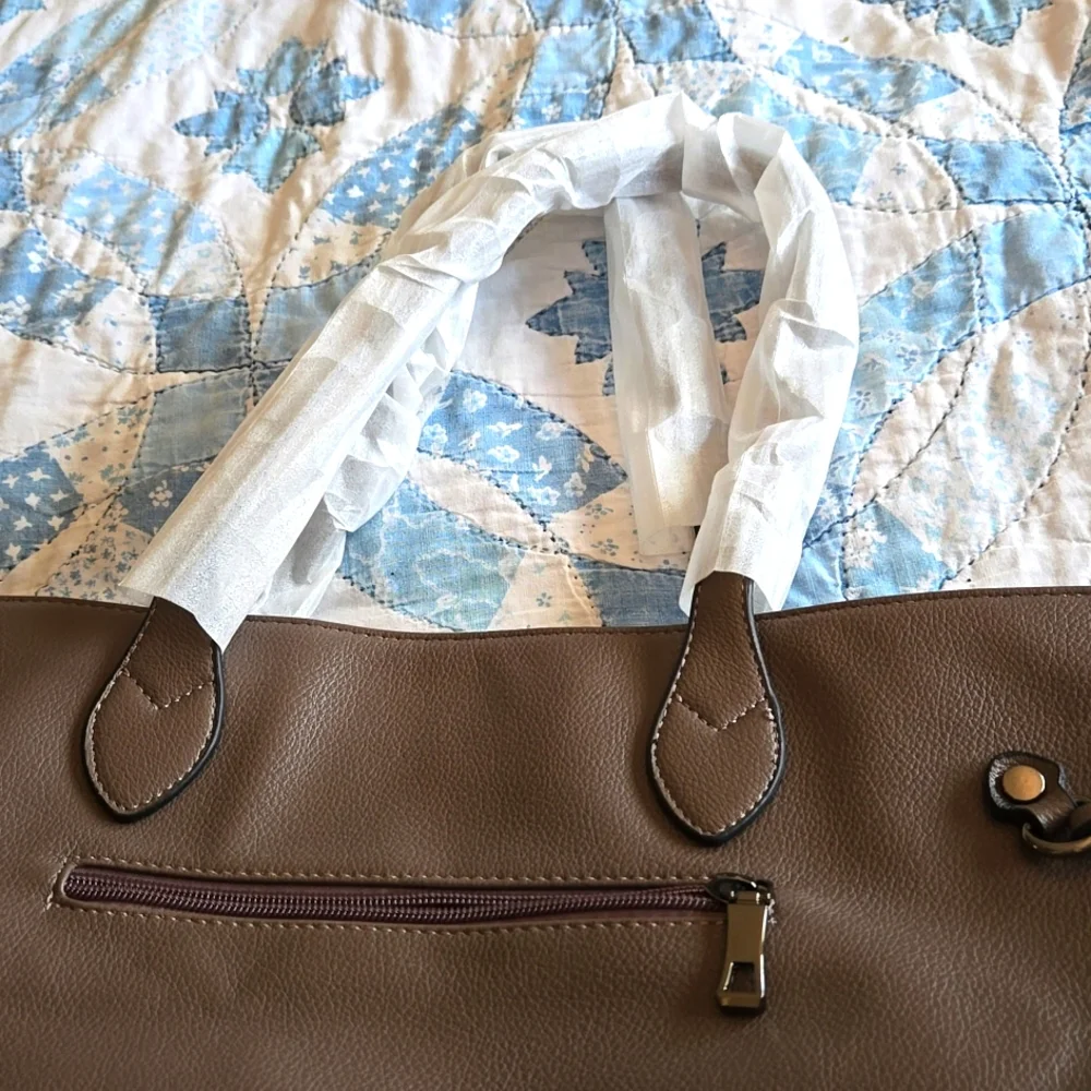 Large tote - Picture 1 of 6